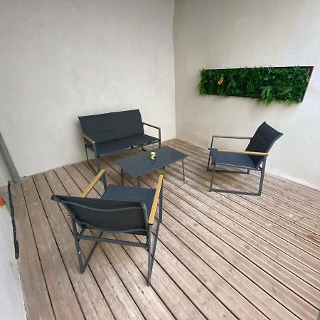 Logement Tout Equipe Layrac Bagian luar foto