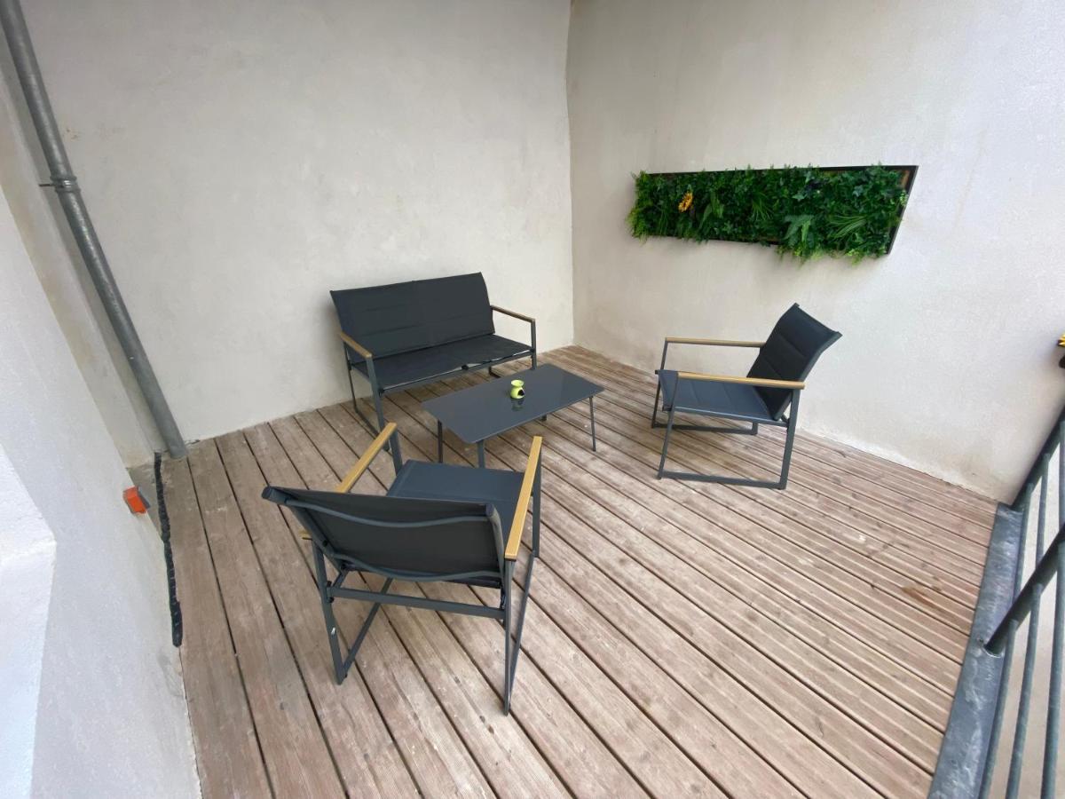 Logement Tout Equipe Layrac Bagian luar foto