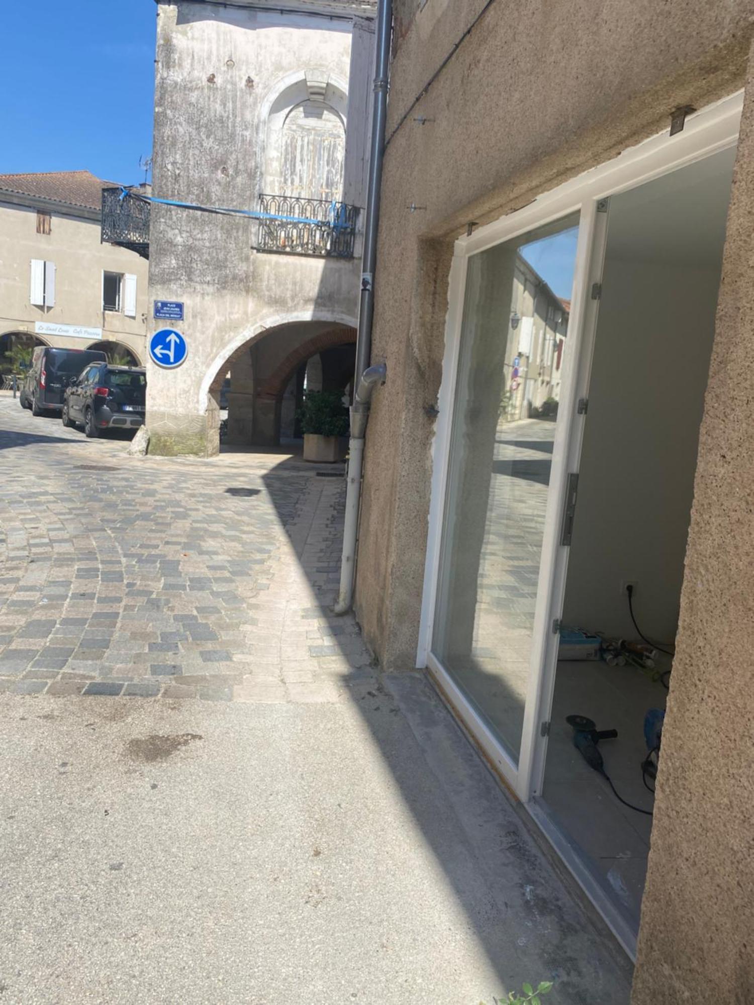 Logement Tout Equipe Layrac Bagian luar foto